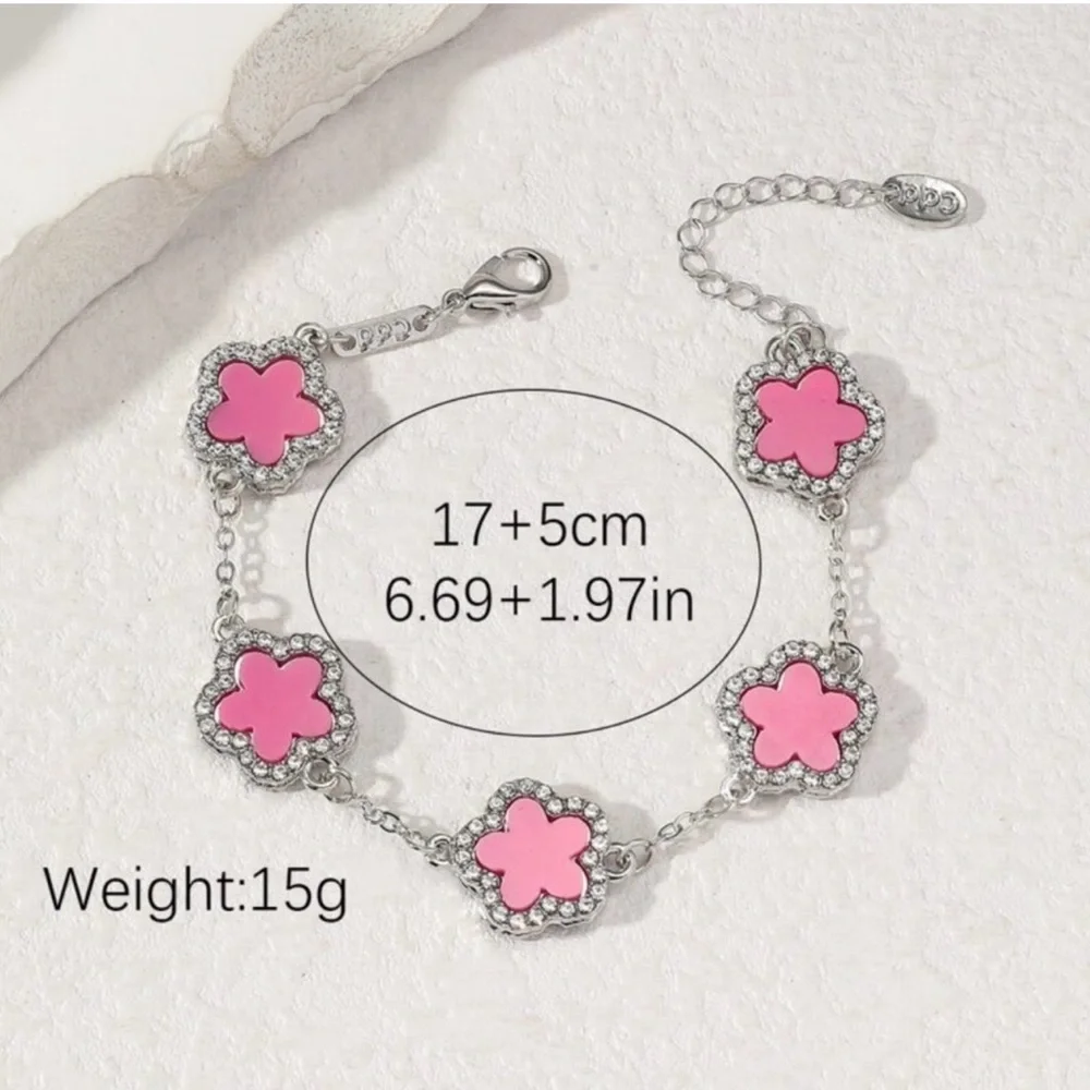 NWT Trends 5 Elegant Red Clover & cubic zirconia chain bracelet